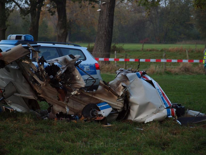 Kleinflugzeug abgestuerzt Sankt Augustin Meindorf P305.JPG